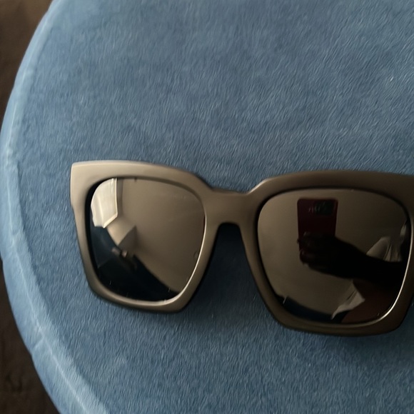 Black oversized sunglasses - Picture 2 of 3